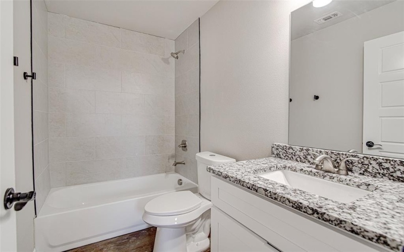 1024 E Daggett Avenue, Fort Worth, TX 76104, 3 Habitaciones Habitaciones , ,2 BañosBaños,Residential,En Venta,1024 E Daggett Avenue,20948499