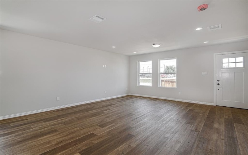 1024 E Daggett Avenue, Fort Worth, TX 76104, 3 Habitaciones Habitaciones , ,2 BañosBaños,Residential,En Venta,1024 E Daggett Avenue,20948499