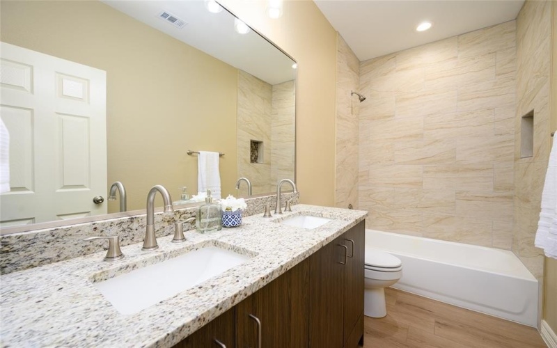 902 N Barrett Avenue, Denison, TX 75020, 3 Bedrooms Bedrooms, ,2 BathroomsBathrooms,Residential Lease,For Rent,902 N Barrett Avenue,20948521