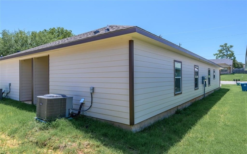 902 N Barrett Avenue, Denison, TX 75020, 3 Bedrooms Bedrooms, ,2 BathroomsBathrooms,Residential Lease,For Rent,902 N Barrett Avenue,20948521