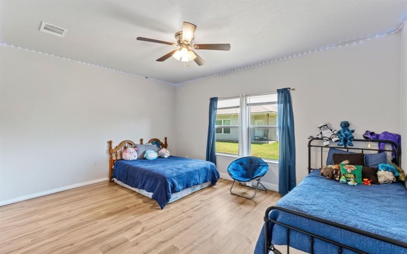 402 ROBBINS Street, Cleburne, TX 76031, 4 Bedrooms Bedrooms, ,2 BathroomsBathrooms,Residential,For Sale,402 ROBBINS Street,20947277