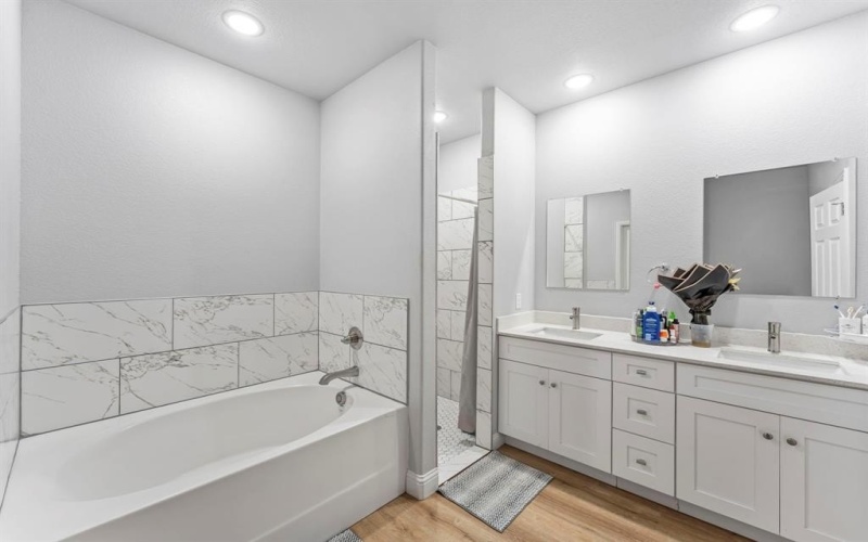 402 ROBBINS Street, Cleburne, TX 76031, 4 Bedrooms Bedrooms, ,2 BathroomsBathrooms,Residential,For Sale,402 ROBBINS Street,20947277