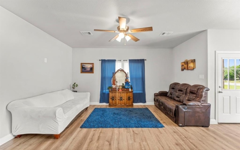 402 ROBBINS Street, Cleburne, TX 76031, 4 Bedrooms Bedrooms, ,2 BathroomsBathrooms,Residential,For Sale,402 ROBBINS Street,20947277