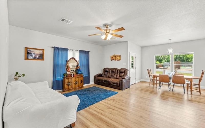 402 ROBBINS Street, Cleburne, TX 76031, 4 Bedrooms Bedrooms, ,2 BathroomsBathrooms,Residential,For Sale,402 ROBBINS Street,20947277