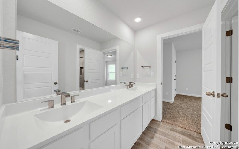 771 fort leonard, San Antonio, TX 78245, 4 Bedrooms Bedrooms, ,3 BathroomsBathrooms,Residential,For Sale,771 fort leonard,1870600