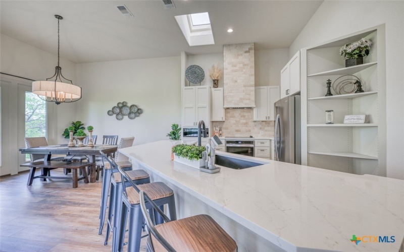 302 Parallel Circle, Horseshoe Bay, TX 78657, 2 Bedrooms Bedrooms, ,2 BathroomsBathrooms,Residential,For Sale,302 Parallel Circle,579770