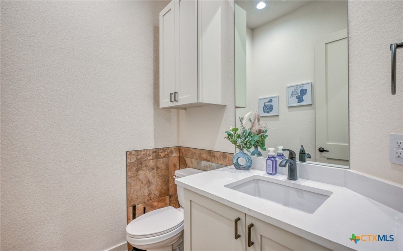 302 Parallel Circle, Horseshoe Bay, TX 78657, 2 Bedrooms Bedrooms, ,2 BathroomsBathrooms,Residential,For Sale,302 Parallel Circle,579770