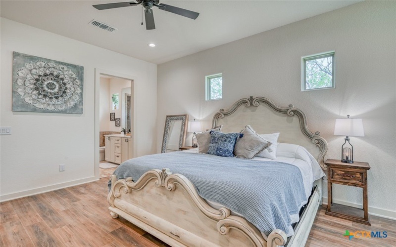 302 Parallel Circle, Horseshoe Bay, TX 78657, 2 Bedrooms Bedrooms, ,2 BathroomsBathrooms,Residential,For Sale,302 Parallel Circle,579770