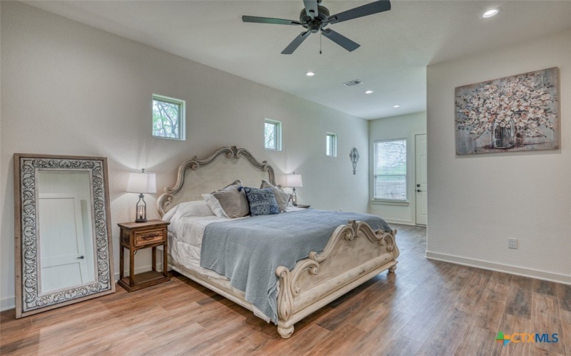 302 Parallel Circle, Horseshoe Bay, TX 78657, 2 Bedrooms Bedrooms, ,2 BathroomsBathrooms,Residential,For Sale,302 Parallel Circle,579770