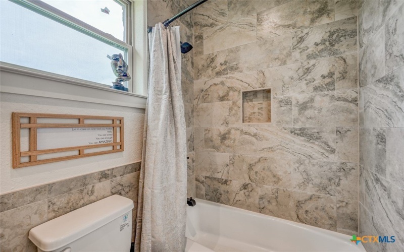 302 Parallel Circle, Horseshoe Bay, TX 78657, 2 Bedrooms Bedrooms, ,2 BathroomsBathrooms,Residential,For Sale,302 Parallel Circle,579770