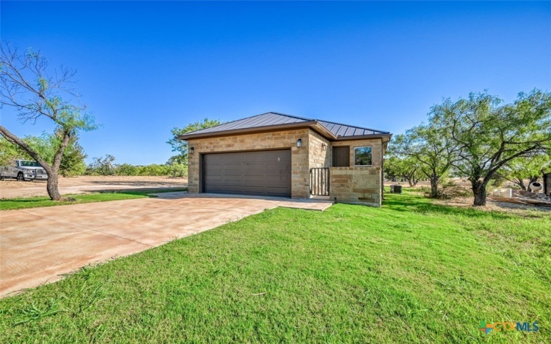 302 Parallel Circle, Horseshoe Bay, TX 78657, 2 Bedrooms Bedrooms, ,2 BathroomsBathrooms,Residential,For Sale,302 Parallel Circle,579770