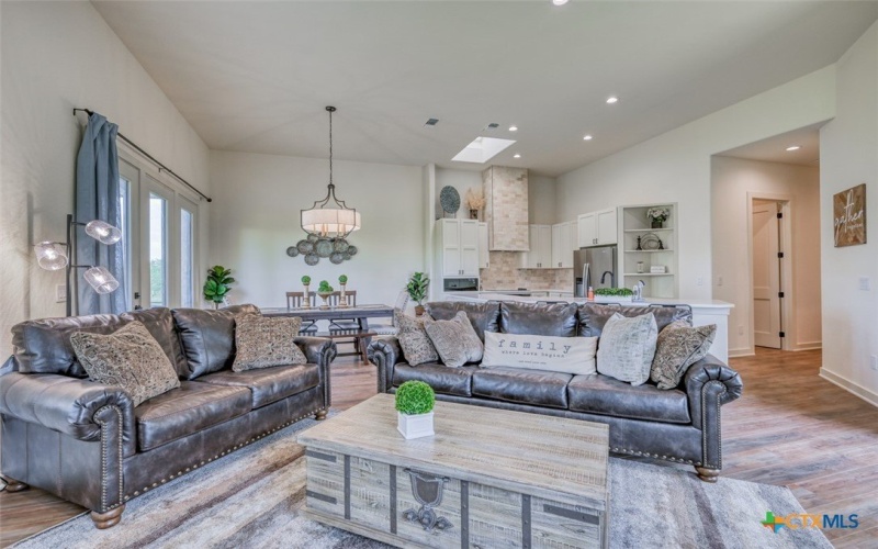 302 Parallel Circle, Horseshoe Bay, TX 78657, 2 Bedrooms Bedrooms, ,2 BathroomsBathrooms,Residential,For Sale,302 Parallel Circle,579770