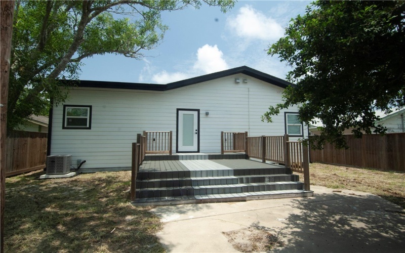 607 Matlock, Aransas Pass, TX 78336, 2 Habitaciones Habitaciones , ,1 BañoBaños,Residential,En Venta,607 Matlock,459697