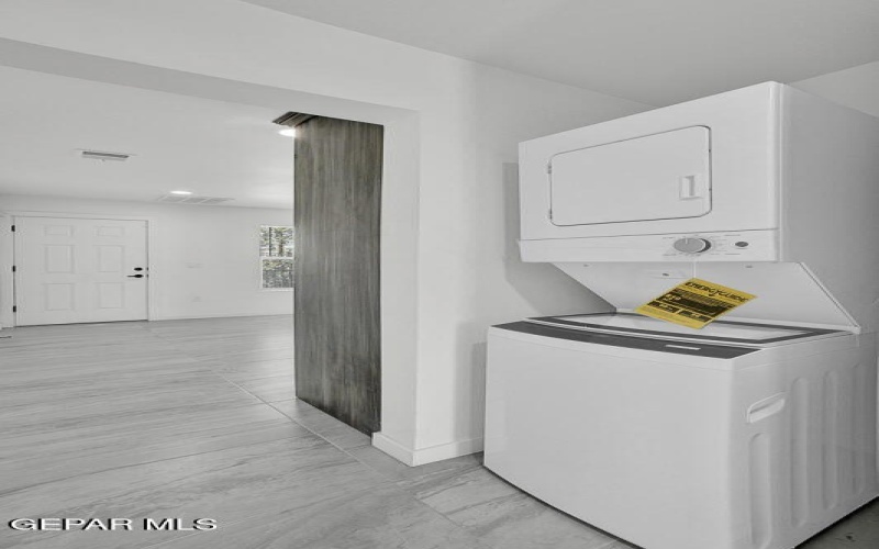 1107 MYRTLE Avenue unit: A #A, El Paso, TX 79901, 1 Bedroom Bedrooms, ,1 BathroomBathrooms,Residential Multi Family,For Sale,1107 MYRTLE Avenue unit: A,923408
