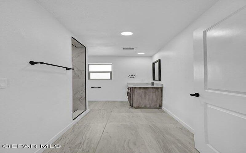 1107 MYRTLE Avenue unit: A #A, El Paso, TX 79901, 1 Bedroom Bedrooms, ,1 BathroomBathrooms,Residential Multi Family,For Sale,1107 MYRTLE Avenue unit: A,923408