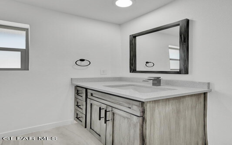 1107 MYRTLE Avenue unit: A #A, El Paso, TX 79901, 1 Bedroom Bedrooms, ,1 BathroomBathrooms,Residential Multi Family,For Sale,1107 MYRTLE Avenue unit: A,923408