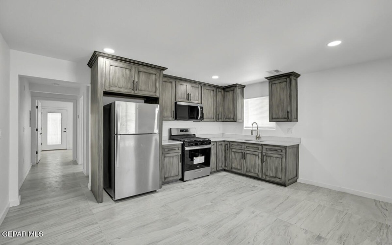 1107 MYRTLE Avenue unit: A #A, El Paso, TX 79901, 1 Bedroom Bedrooms, ,1 BathroomBathrooms,Residential Multi Family,For Sale,1107 MYRTLE Avenue unit: A,923408