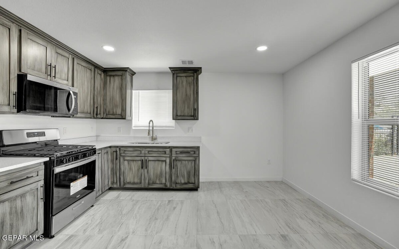 1107 MYRTLE Avenue unit: A #A, El Paso, TX 79901, 1 Bedroom Bedrooms, ,1 BathroomBathrooms,Residential Multi Family,For Sale,1107 MYRTLE Avenue unit: A,923408
