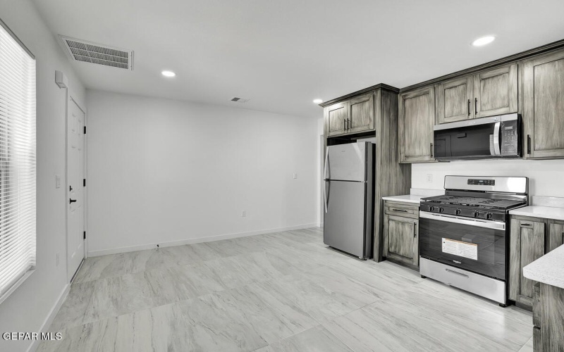 1107 MYRTLE Avenue unit: A #A, El Paso, TX 79901, 1 Bedroom Bedrooms, ,1 BathroomBathrooms,Residential Multi Family,For Sale,1107 MYRTLE Avenue unit: A,923408