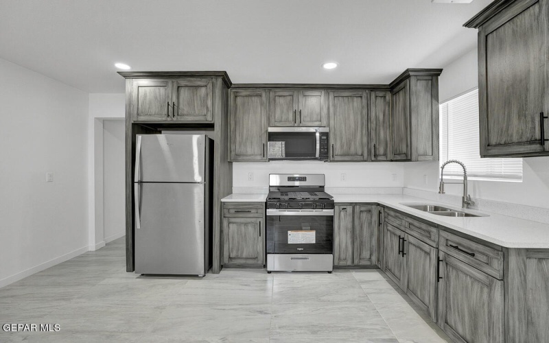 1107 MYRTLE Avenue unit: A #A, El Paso, TX 79901, 1 Bedroom Bedrooms, ,1 BathroomBathrooms,Residential Multi Family,For Sale,1107 MYRTLE Avenue unit: A,923408