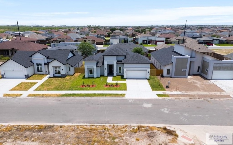 6164 MACKENNA DR, BROWNSVILLE, TX 78526, 4 Bedrooms Bedrooms, ,5 BathroomsBathrooms,Residential,For Sale,6164 MACKENNA DR,29765538