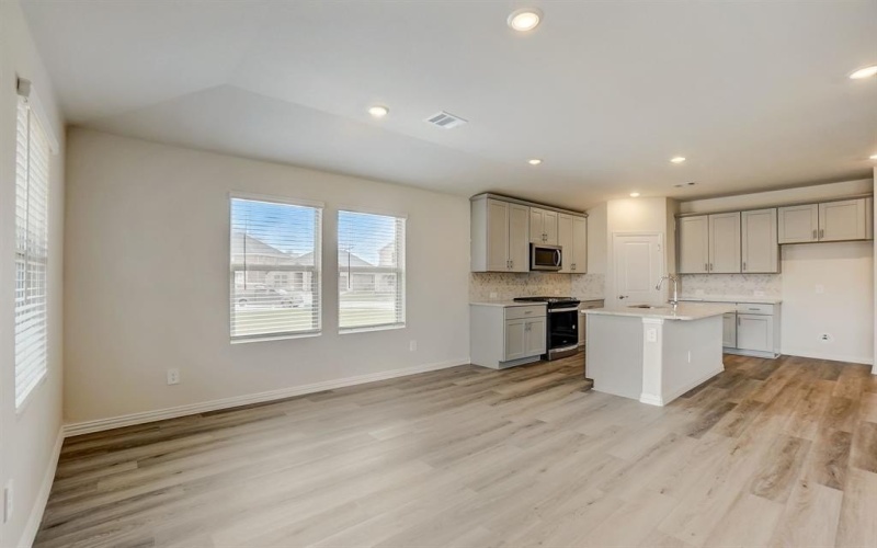 512 Stagg Street, McKinney, TX 75069, 4 Bedrooms Bedrooms, ,3 BathroomsBathrooms,Residential,For Sale,512 Stagg Street,20946083
