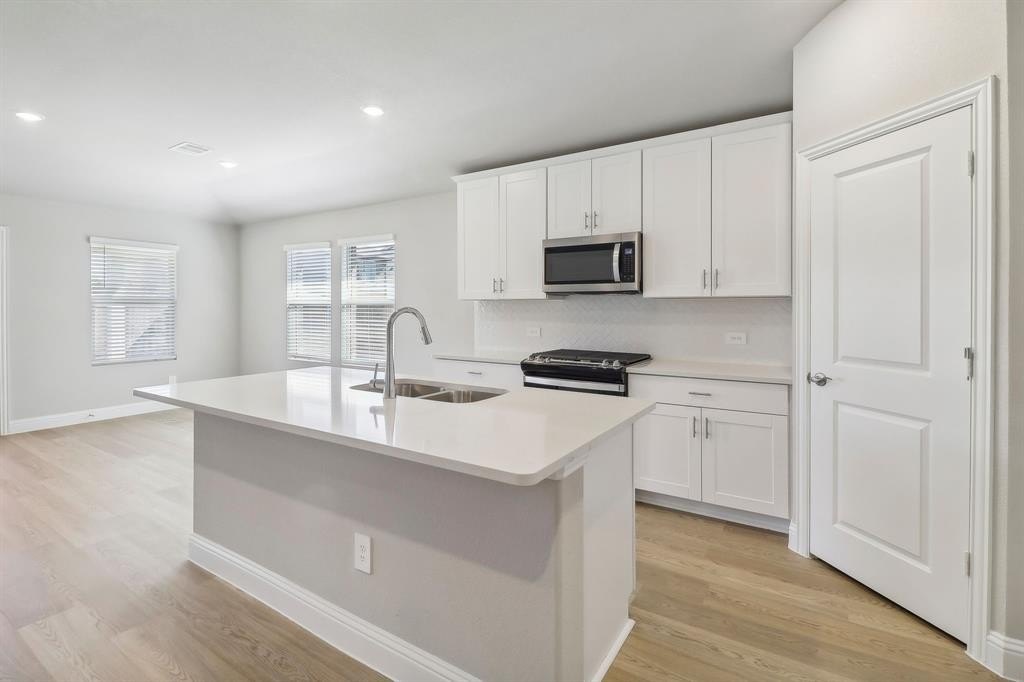 1023 Emberwood Drive, McKinney, TX 75069, 4 Bedrooms Bedrooms, ,3 BathroomsBathrooms,Residential,For Sale,1023 Emberwood Drive,20946092