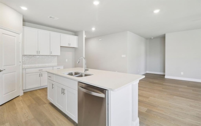 1023 Emberwood Drive, McKinney, TX 75069, 4 Bedrooms Bedrooms, ,3 BathroomsBathrooms,Residential,For Sale,1023 Emberwood Drive,20946092