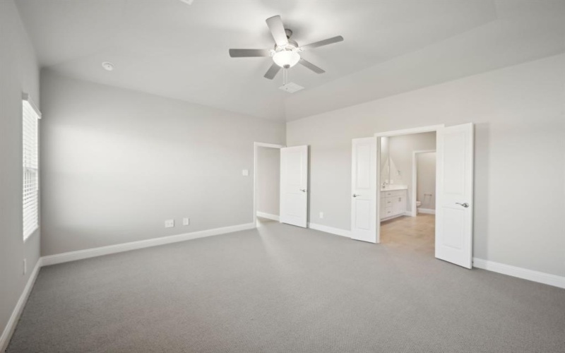 1021 Emberwood Drive, McKinney, TX 75069, 4 Bedrooms Bedrooms, ,3 BathroomsBathrooms,Residential,For Sale,1021 Emberwood Drive,20946093