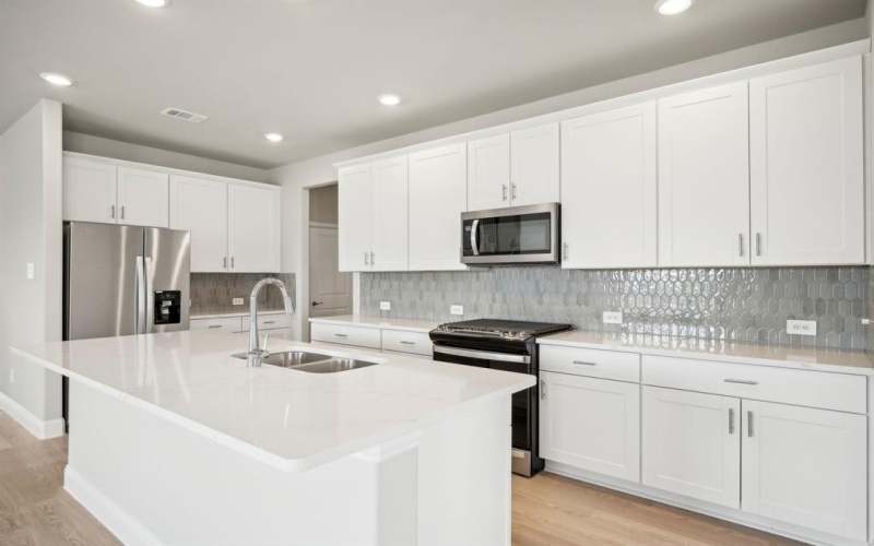 1021 Emberwood Drive, McKinney, TX 75069, 4 Bedrooms Bedrooms, ,3 BathroomsBathrooms,Residential,For Sale,1021 Emberwood Drive,20946093