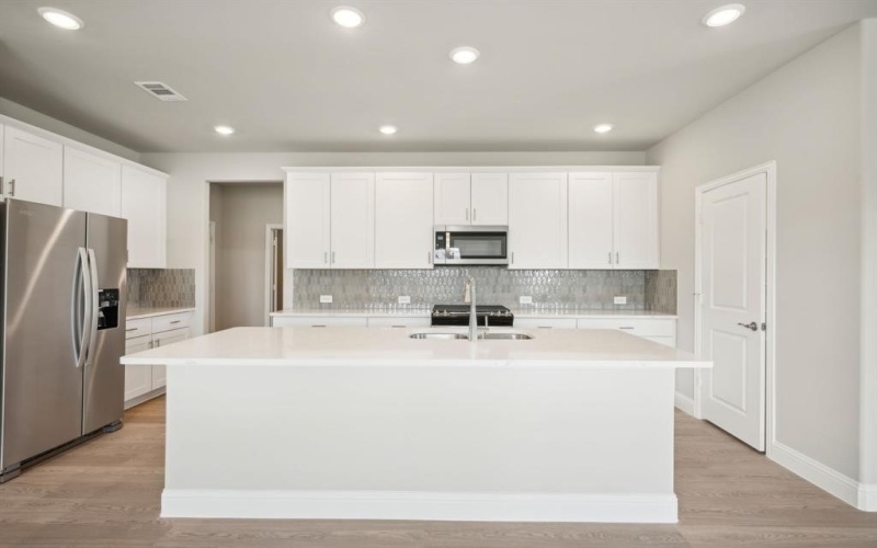 1021 Emberwood Drive, McKinney, TX 75069, 4 Bedrooms Bedrooms, ,3 BathroomsBathrooms,Residential,For Sale,1021 Emberwood Drive,20946093