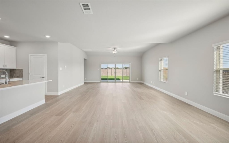 1021 Emberwood Drive, McKinney, TX 75069, 4 Bedrooms Bedrooms, ,3 BathroomsBathrooms,Residential,For Sale,1021 Emberwood Drive,20946093