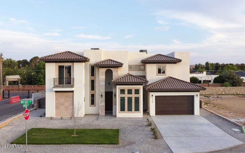 820 W Gate, El Paso, TX 79932, 4 Bedrooms Bedrooms, ,7 BathroomsBathrooms,Residential,For Sale,820 W Gate,923369