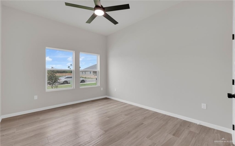 8007 N 48th Lane, McAllen, TX 78504, 4 Bedrooms Bedrooms, ,3 BathroomsBathrooms,Residential,For Sale,8007 N 48th Lane,472421