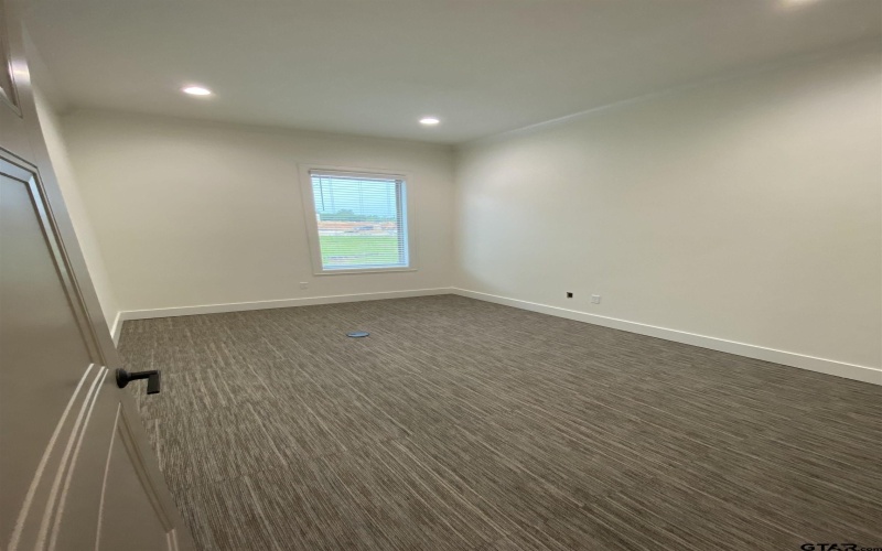 2524 Oak Manor Way, Tyler, TX 75703, ,Commercial Lease,For Rent,2524 Oak Manor Way,25008134