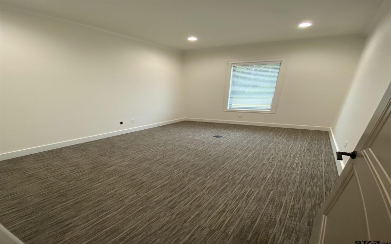 2524 Oak Manor Way, Tyler, TX 75703, ,Commercial Lease,For Rent,2524 Oak Manor Way,25008134