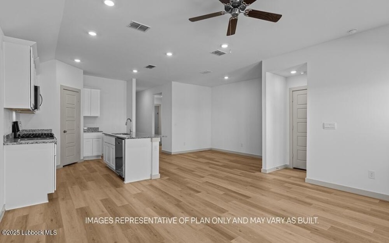 426 14th Street, Wolfforth, TX 79382, 4 Bedrooms Bedrooms, ,2 BathroomsBathrooms,Residential,For Sale,426 14th Street,202555451