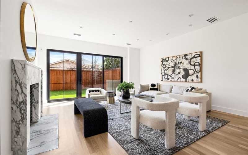 3936 Hawthorne Avenue, Dallas, TX 75219, 3 Habitaciones Habitaciones , ,3 BañosBaños,Residential Lease,En Alquiler,3936 Hawthorne Avenue,20949822