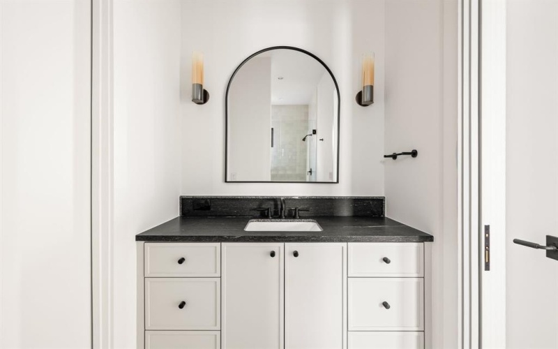 3936 Hawthorne Avenue, Dallas, TX 75219, 3 Habitaciones Habitaciones , ,3 BañosBaños,Residential Lease,En Alquiler,3936 Hawthorne Avenue,20949822
