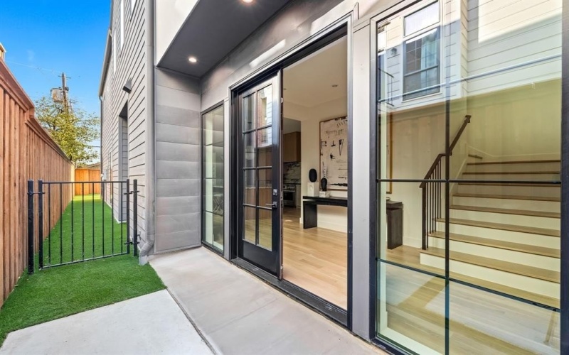 3936 Hawthorne Avenue, Dallas, TX 75219, 3 Habitaciones Habitaciones , ,3 BañosBaños,Residential Lease,En Alquiler,3936 Hawthorne Avenue,20949822