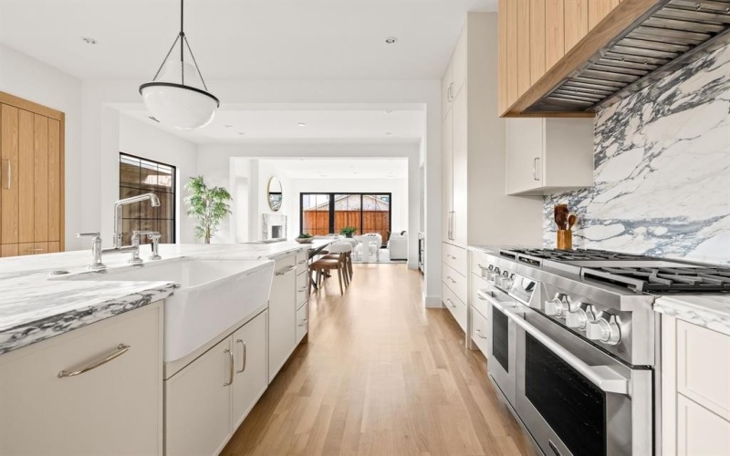 3936 Hawthorne Avenue, Dallas, TX 75219, 3 Habitaciones Habitaciones , ,3 BañosBaños,Residential Lease,En Alquiler,3936 Hawthorne Avenue,20949822