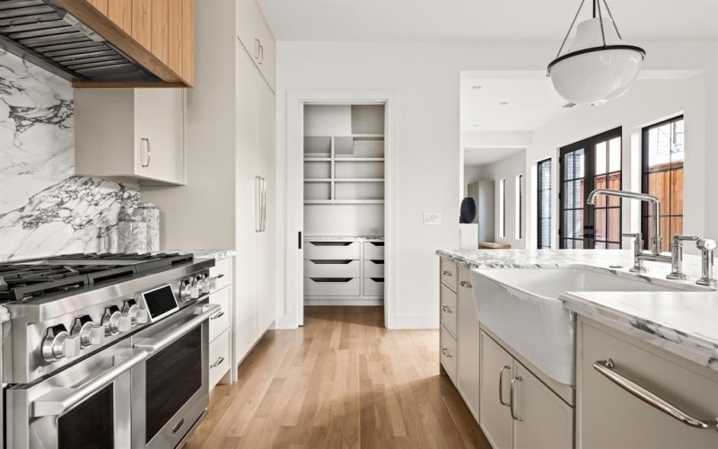 3936 Hawthorne Avenue, Dallas, TX 75219, 3 Habitaciones Habitaciones , ,3 BañosBaños,Residential Lease,En Alquiler,3936 Hawthorne Avenue,20949822