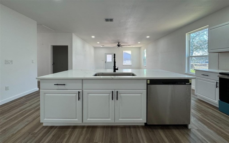 4302 Mountain Hollow Drive, Granbury, TX 76048, 3 Bedrooms Bedrooms, ,2 BathroomsBathrooms,Residential Lease,For Rent,4302 Mountain Hollow Drive,20950038