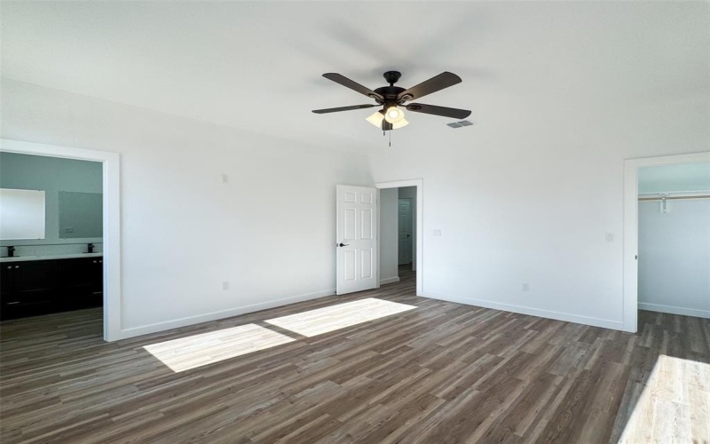 4302 Mountain Hollow Drive, Granbury, TX 76048, 3 Bedrooms Bedrooms, ,2 BathroomsBathrooms,Residential Lease,For Rent,4302 Mountain Hollow Drive,20950038