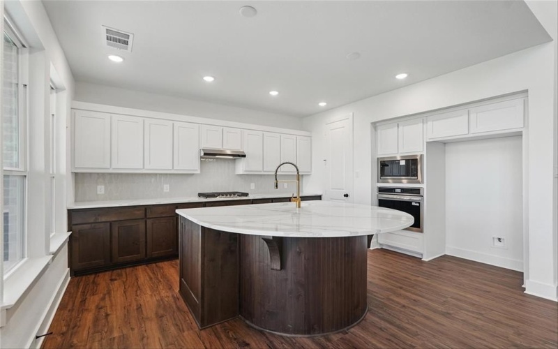 2403 Carpano Lane, McLendon Chisholm, TX 75032, 4 Bedrooms Bedrooms, ,5 BathroomsBathrooms,Residential,For Sale,2403 Carpano Lane,20948883