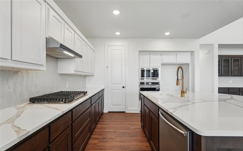 2403 Carpano Lane, McLendon Chisholm, TX 75032, 4 Bedrooms Bedrooms, ,5 BathroomsBathrooms,Residential,For Sale,2403 Carpano Lane,20948883