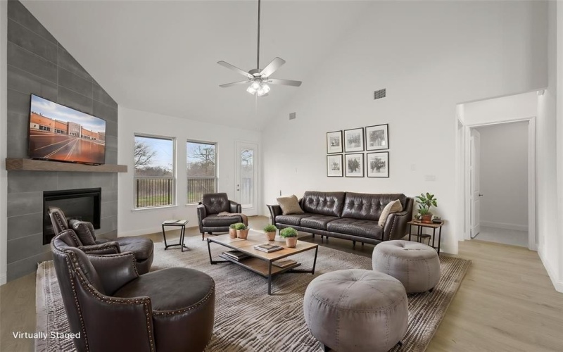 1016 Allegheny Court, Burleson, TX 76028, 5 Habitaciones Habitaciones , ,5 BañosBaños,Residential,En Venta,1016 Allegheny Court,20949245