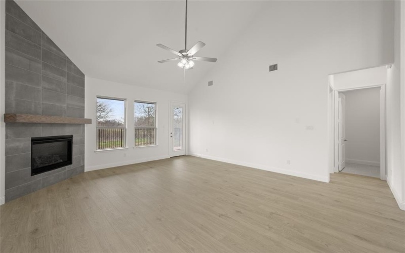 1016 Allegheny Court, Burleson, TX 76028, 5 Habitaciones Habitaciones , ,5 BañosBaños,Residential,En Venta,1016 Allegheny Court,20949245