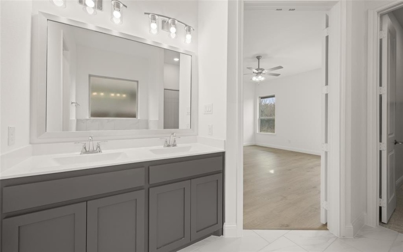 1016 Allegheny Court, Burleson, TX 76028, 5 Habitaciones Habitaciones , ,5 BañosBaños,Residential,En Venta,1016 Allegheny Court,20949245