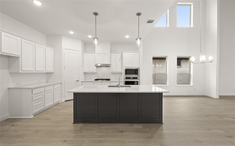 1016 Allegheny Court, Burleson, TX 76028, 5 Habitaciones Habitaciones , ,5 BañosBaños,Residential,En Venta,1016 Allegheny Court,20949245